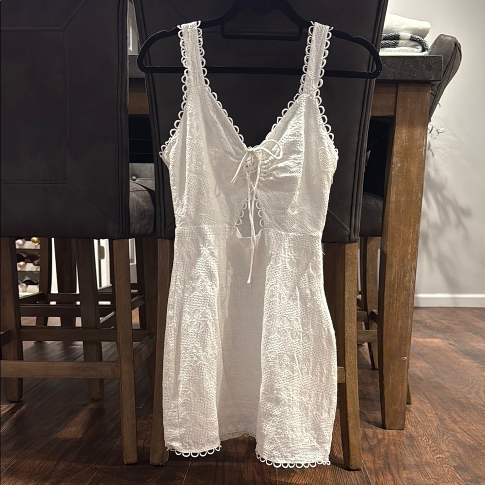 Sabo Skirt White Lace Midi Dress